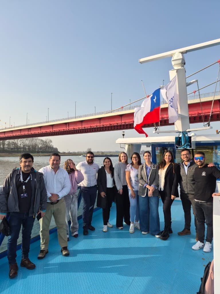 Delegación chilena en visita técnica al puerto interior Duisport, Alemania, durante la gira de la Agencia de Sostenibilidad Energética
