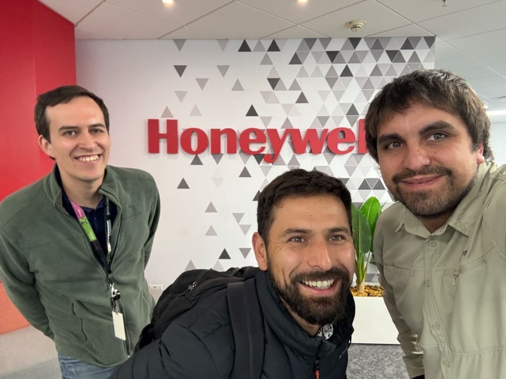 Visita de scouting tecnológico a oficinas de Honeywell junto a Hibring, Santiago