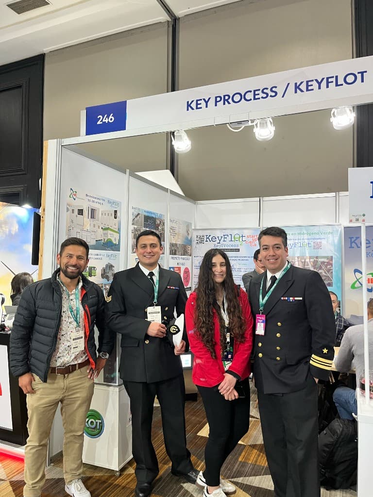Equipo CITA Armada de Chile, TUUMAN y KeyProcess en el stand 246 durante Hyvolution Chile 2025