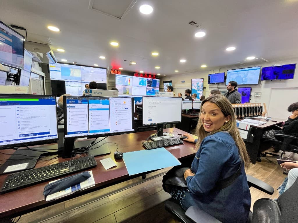 Visita técnica de vigilancia tecnológica al Servicio Hidrográfico y Oceanográfico de la Armada de Chile (SHOA), Valparaíso