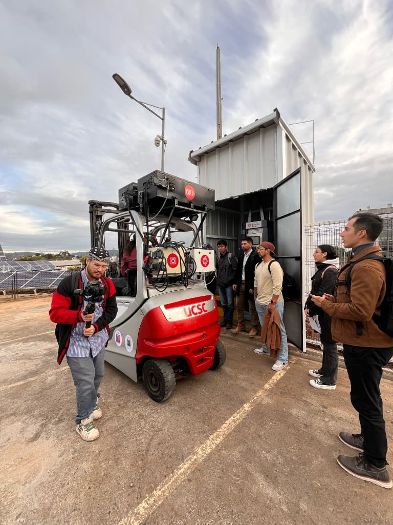 Visita técnica a planta piloto de hidrógeno verde en la Universidad Católica de la Santísima Concepción (UCSC)